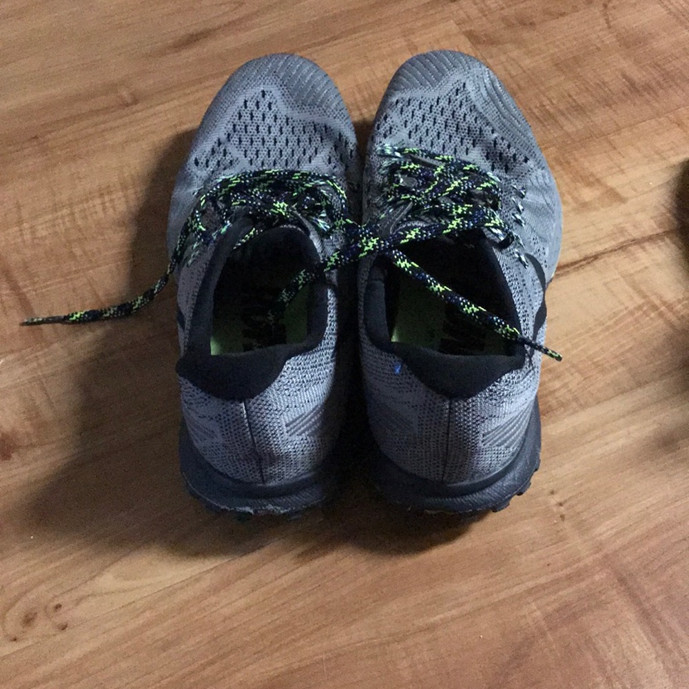 Sneakers - Picture 4 of 5